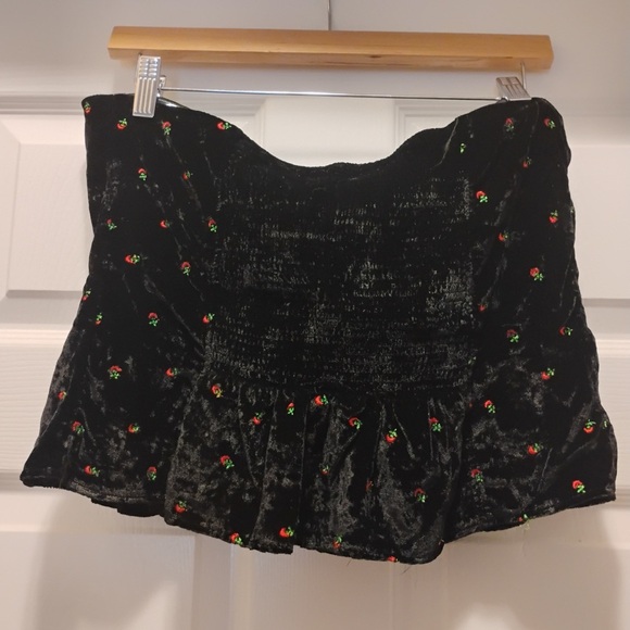 Free People Black Velvet Strawberry Embroidered Strapless Tube Top Size L - Picture 4 of 5
